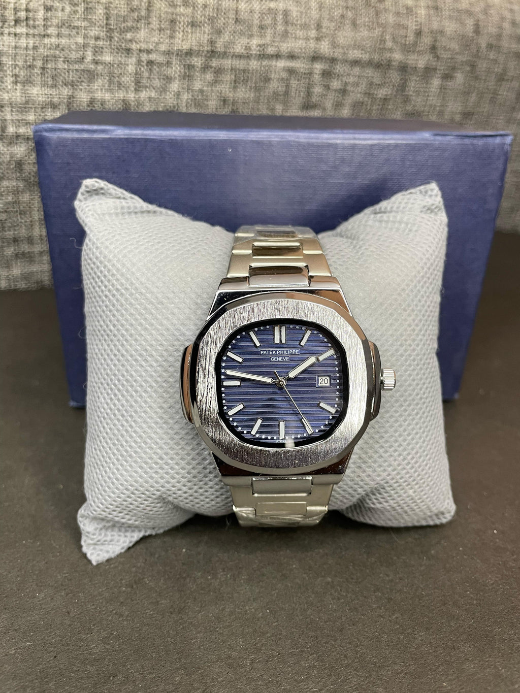 Patek Philippe Luxury Watch – Classic Black Dial