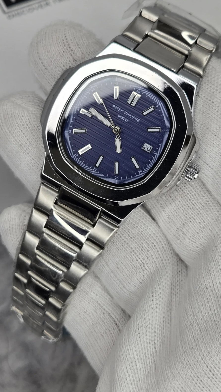 Patek Nautilus Smooth Bezel Date Watch